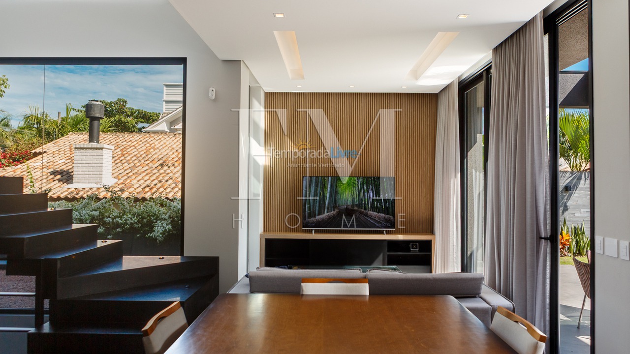 House for vacation rental in Florianopolis (Jurerê Internacional)
