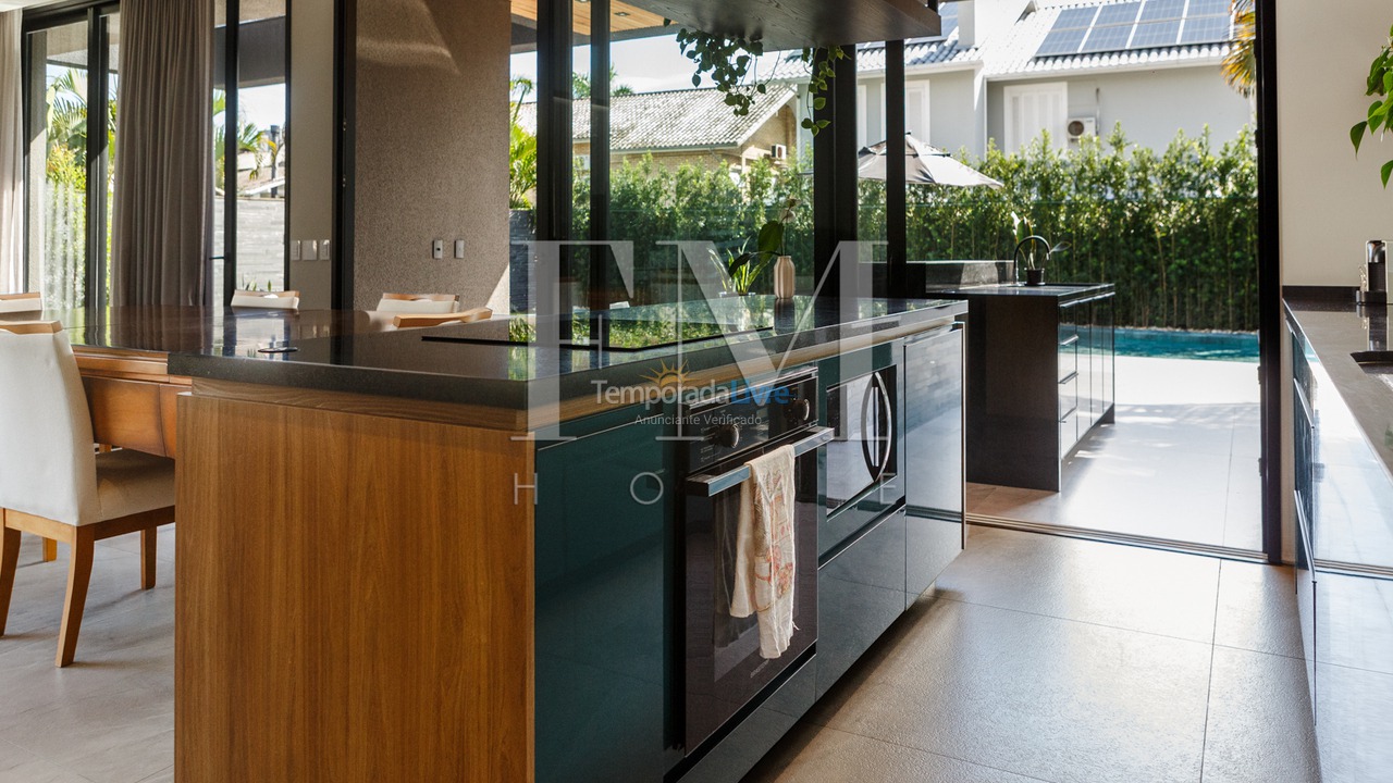 House for vacation rental in Florianopolis (Jurerê Internacional)