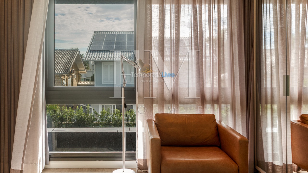 House for vacation rental in Florianopolis (Jurerê Internacional)