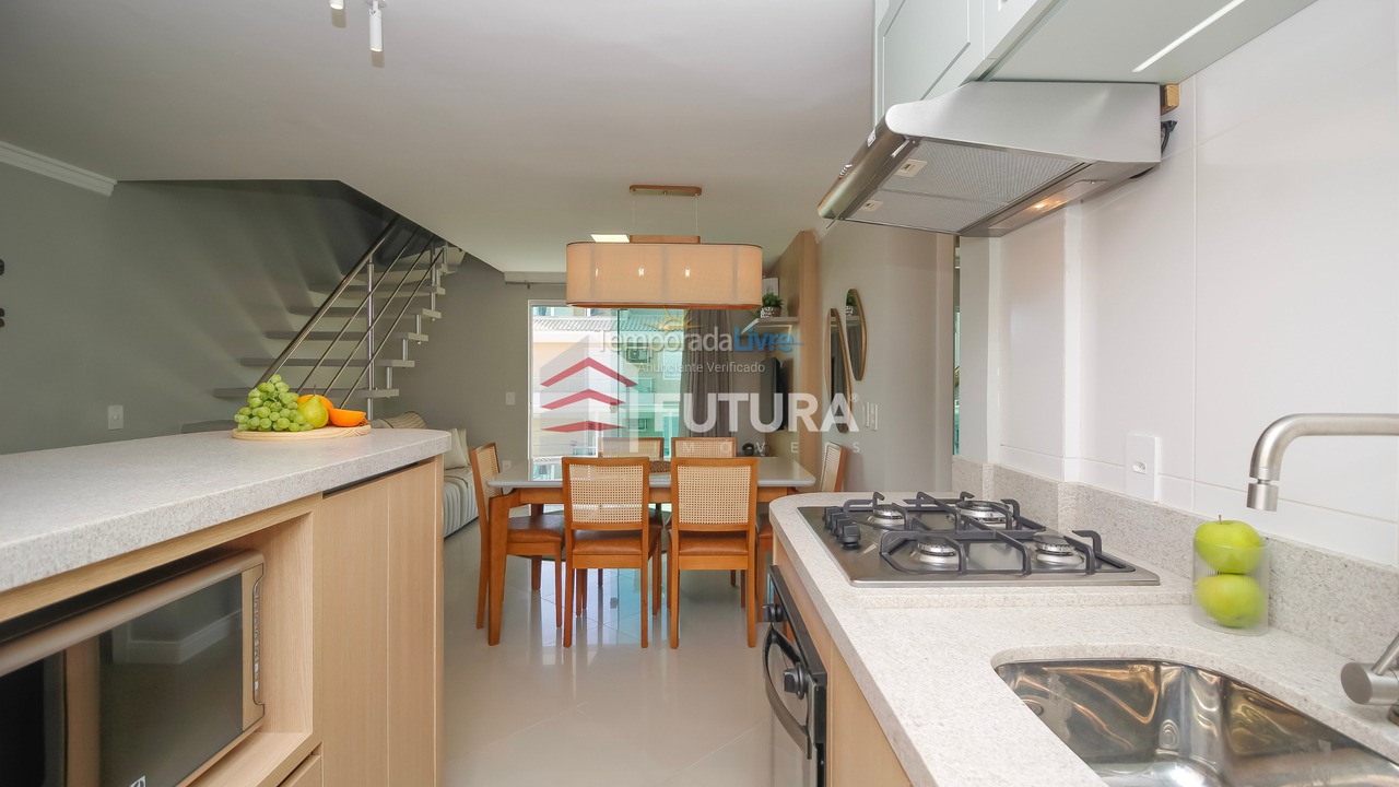 Casa para aluguel de temporada em Bombinhas (Canto Grande)