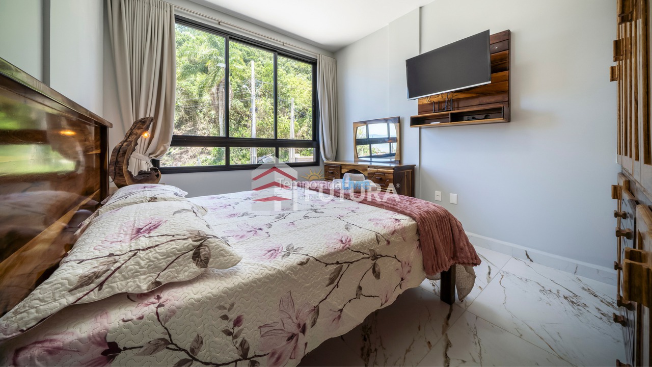 House for vacation rental in Bombinhas (Praia de Zimbros)