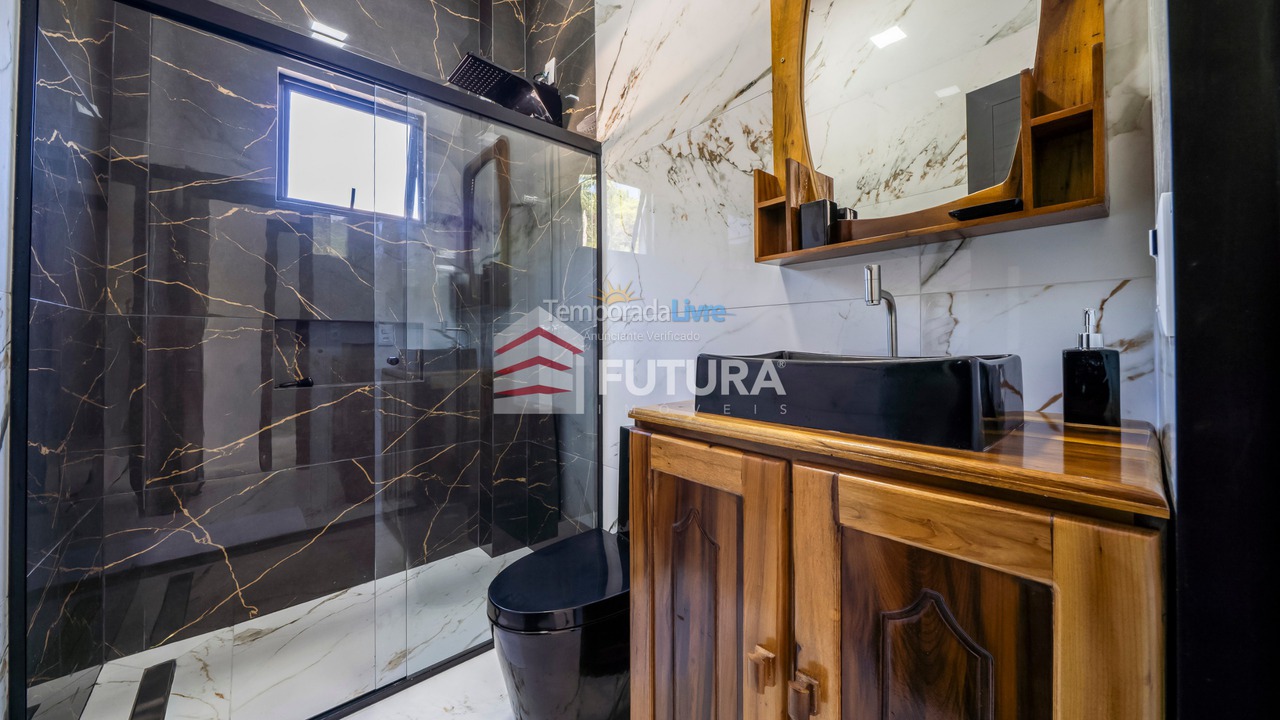 House for vacation rental in Bombinhas (Praia de Zimbros)