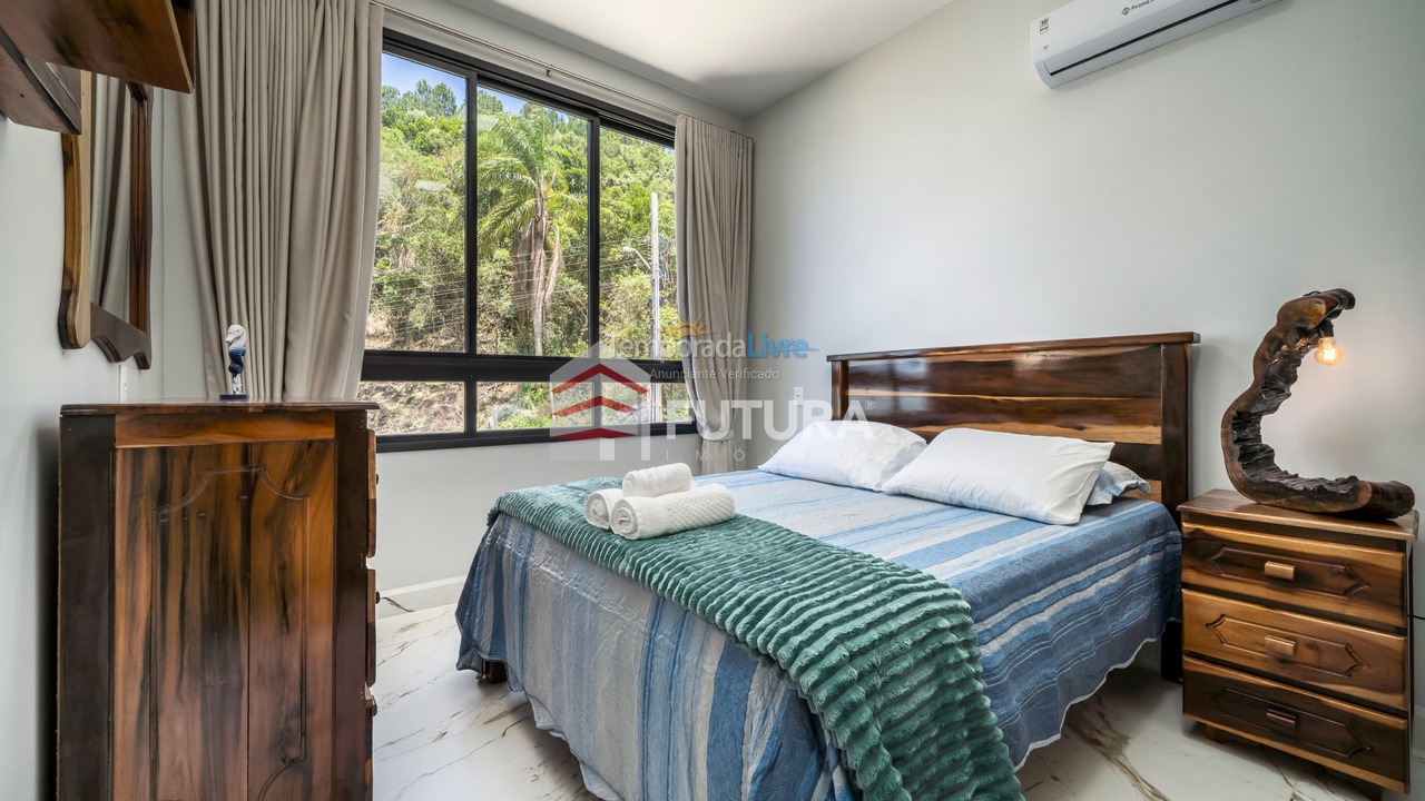 House for vacation rental in Bombinhas (Praia de Zimbros)