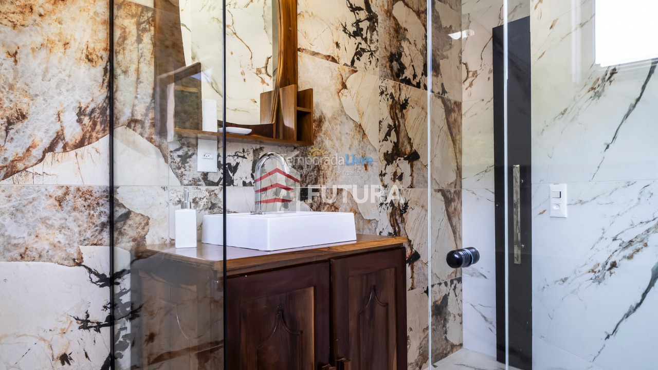 House for vacation rental in Bombinhas (Praia de Zimbros)