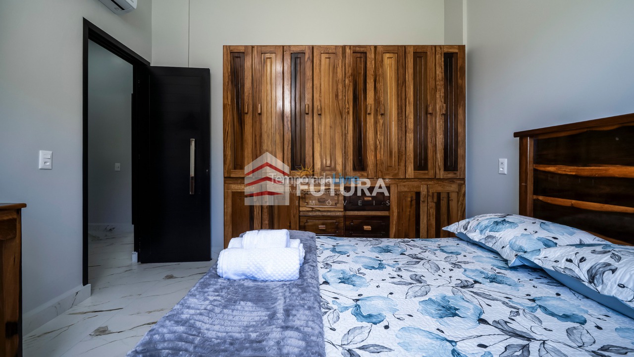 House for vacation rental in Bombinhas (Praia de Zimbros)