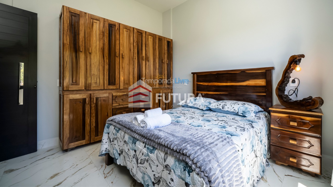 House for vacation rental in Bombinhas (Praia de Zimbros)