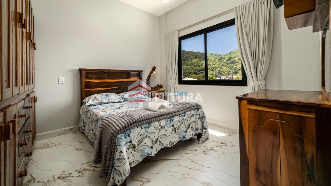 House for vacation rental in Bombinhas (Praia de Zimbros)