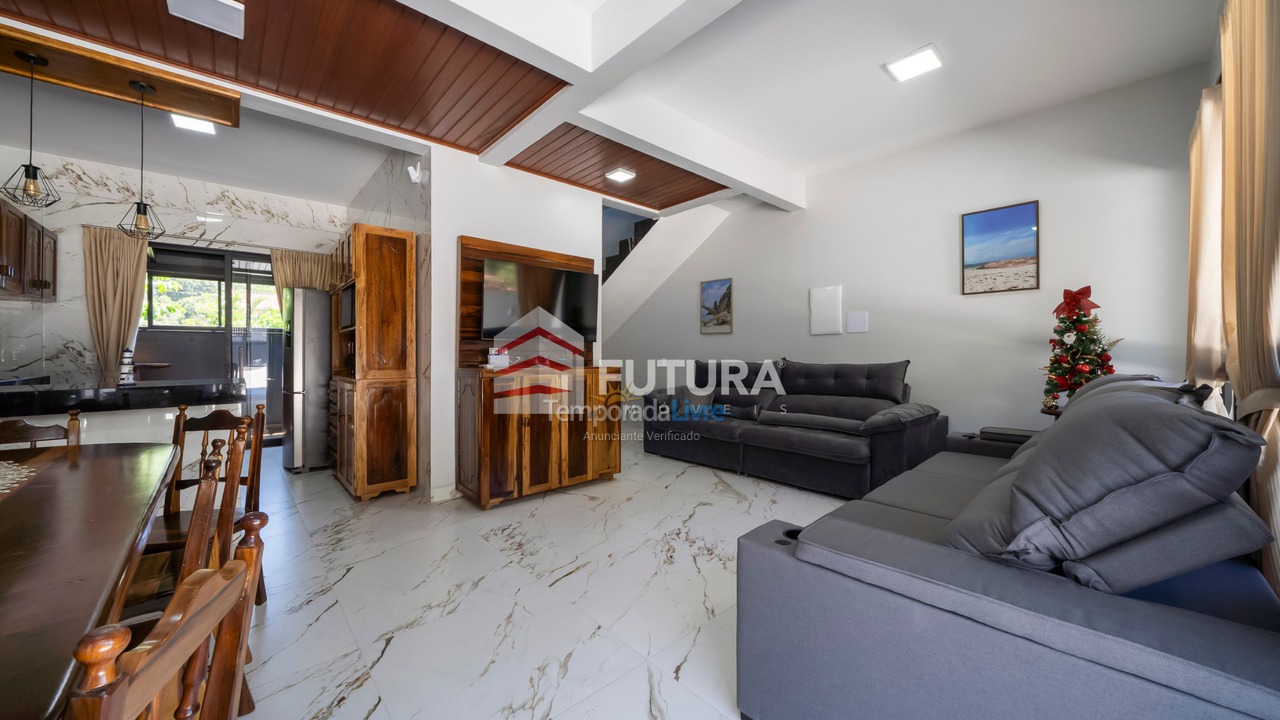 House for vacation rental in Bombinhas (Praia de Zimbros)