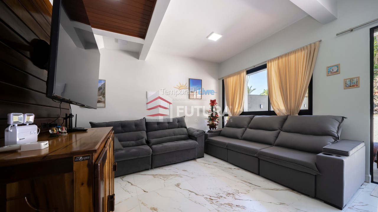 House for vacation rental in Bombinhas (Praia de Zimbros)