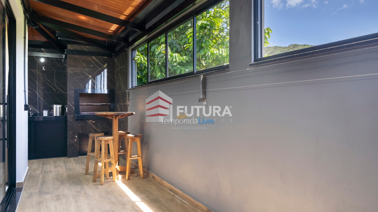 House for vacation rental in Bombinhas (Praia de Zimbros)