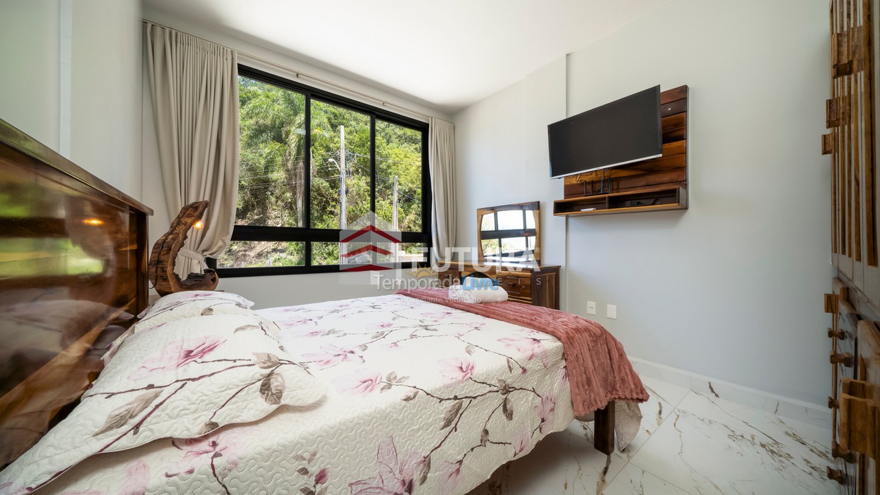 House for vacation rental in Bombinhas (Praia de Zimbros)