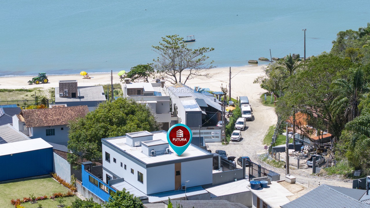 House for vacation rental in Bombinhas (Praia de Zimbros)