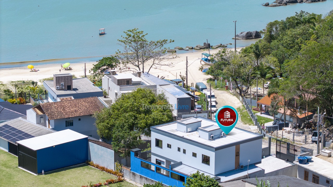 House for vacation rental in Bombinhas (Praia de Zimbros)