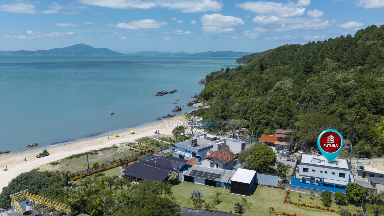 House for vacation rental in Bombinhas (Praia de Zimbros)