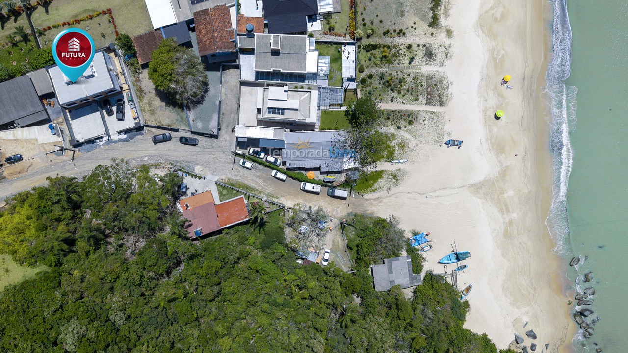 House for vacation rental in Bombinhas (Praia de Zimbros)