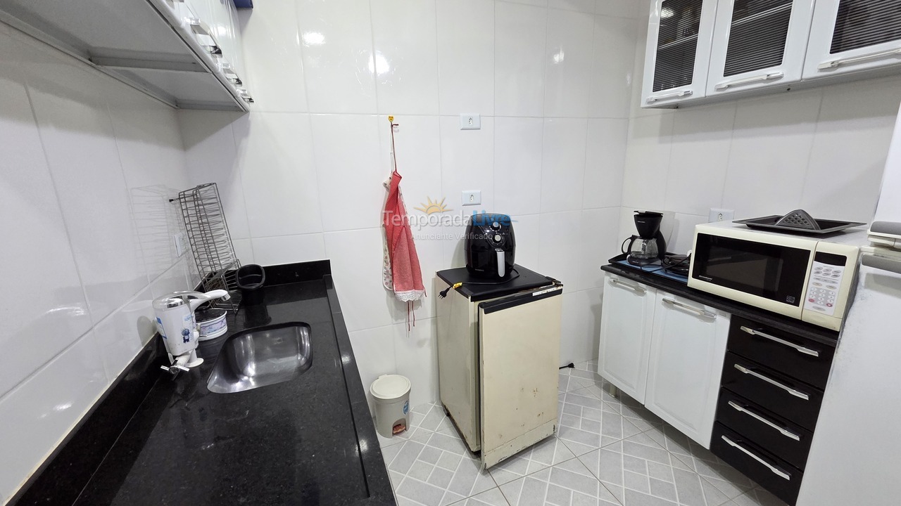 Apartamento para aluguel de temporada em Guarujá (Pitangueiras)