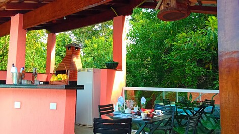 MASSAGUAÇU BEACH HOUSE! In the middle of wooded areas