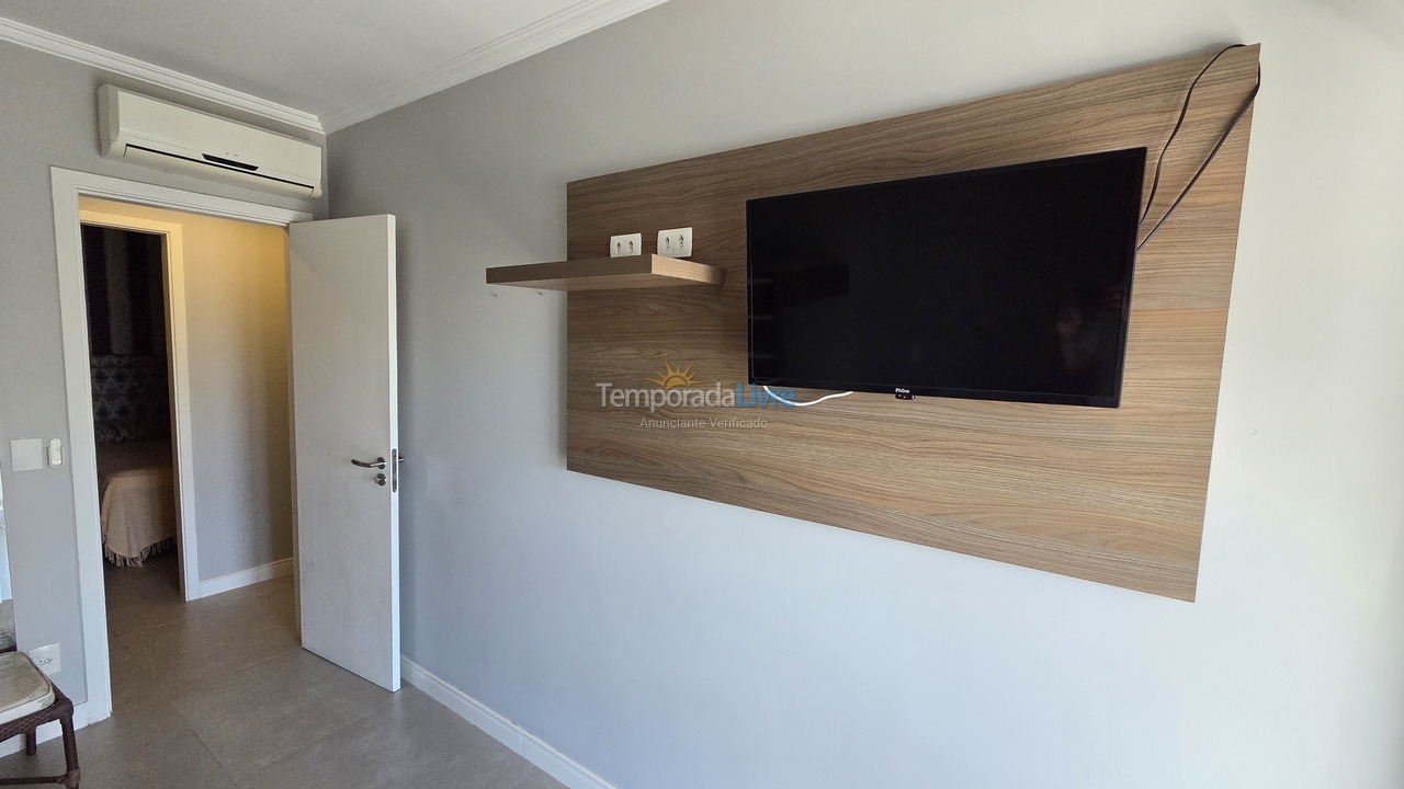 Apartment for vacation rental in Guarujá (Pitangueiras)