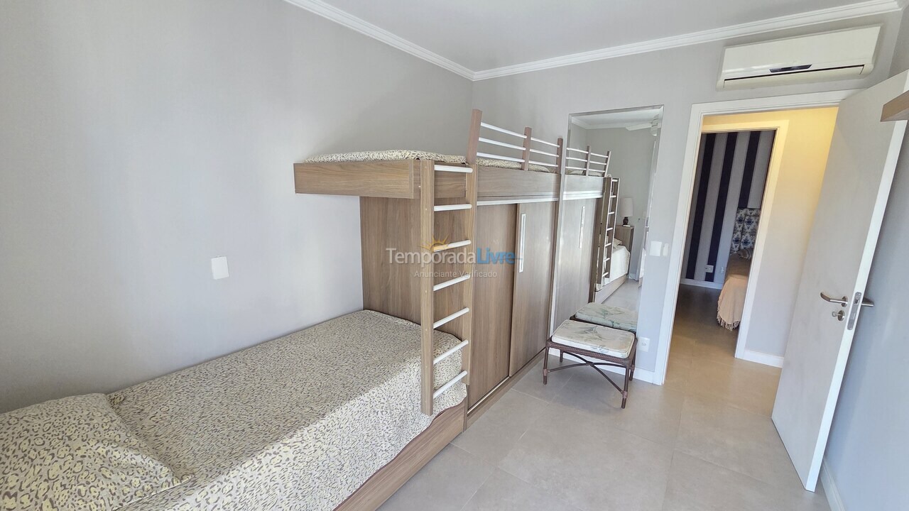 Apartment for vacation rental in Guarujá (Pitangueiras)