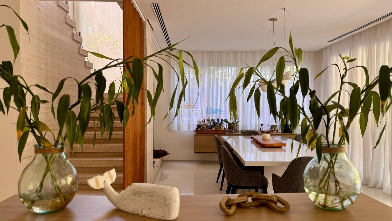 House for vacation rental in São Sebastião (Praia da Baleia)