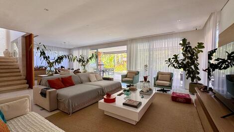 House available for holiday in Praia da Baleia.