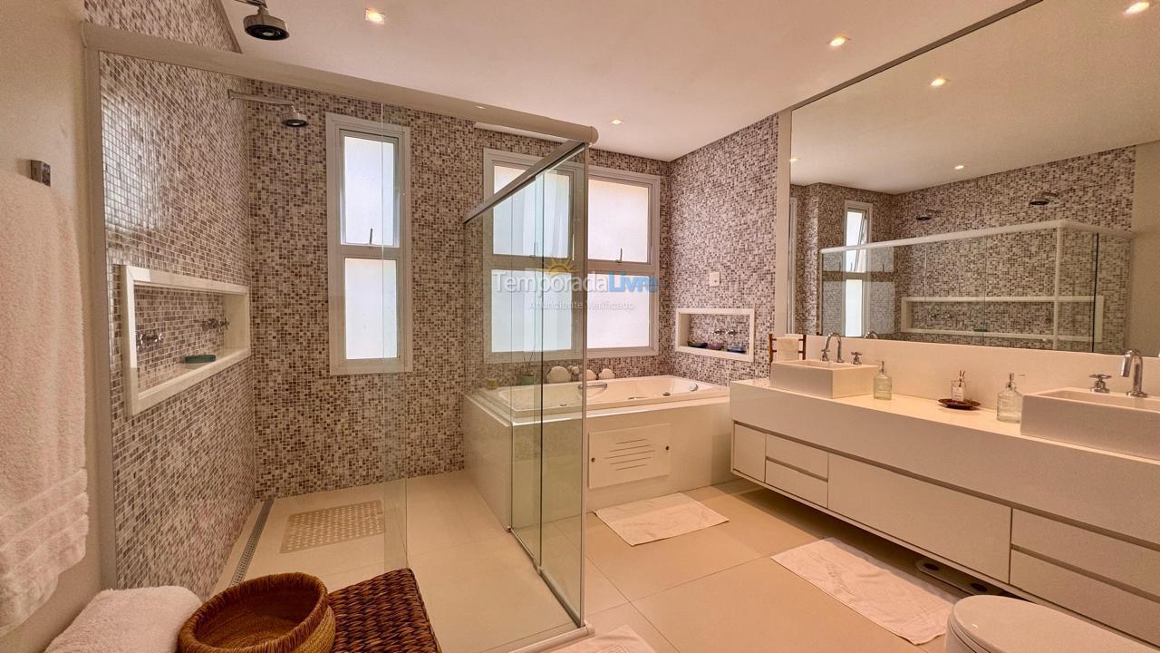 House for vacation rental in São Sebastião (Praia da Baleia)