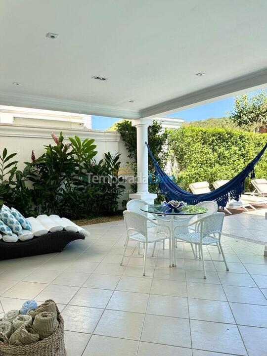 Casa para aluguel de temporada em São Sebastião (Praia da Baleia)