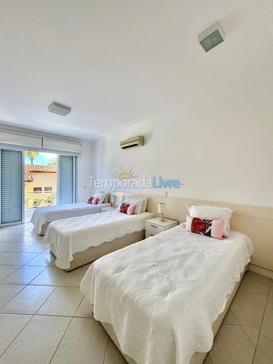 Casa para aluguel de temporada em São Sebastião (Praia da Baleia)