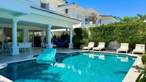 Casa Disponível para FERIADO NA PRAIA DA BALEIA