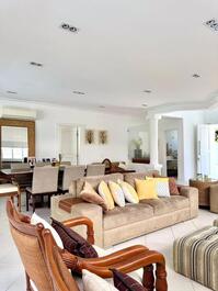 Casa Disponível para FERIADO NA PRAIA DA BALEIA