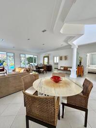 Casa Disponível para FERIADO NA PRAIA DA BALEIA