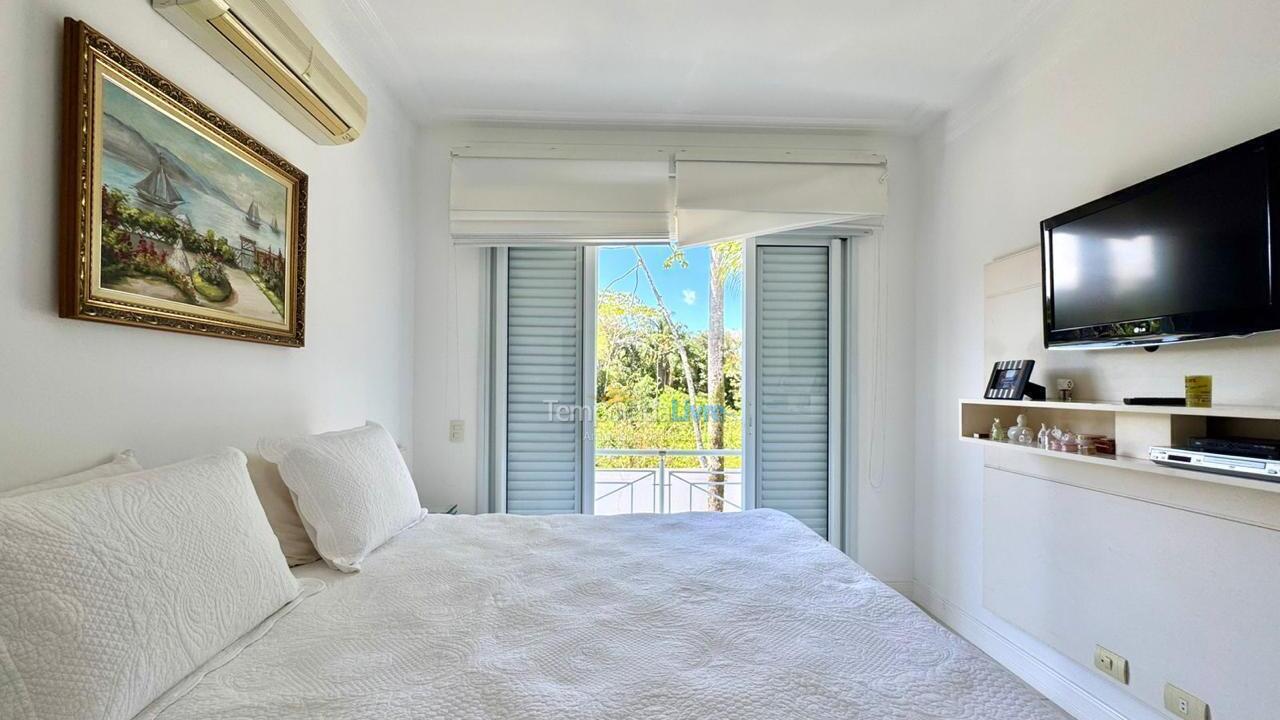 Casa para aluguel de temporada em São Sebastião (Praia da Baleia)