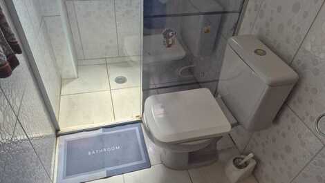 Banheiro com chuveiro