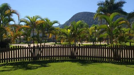 5 bedroom corner house in gated community with 24 hour security