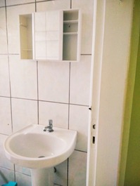 Outro ângulo do banheiro.