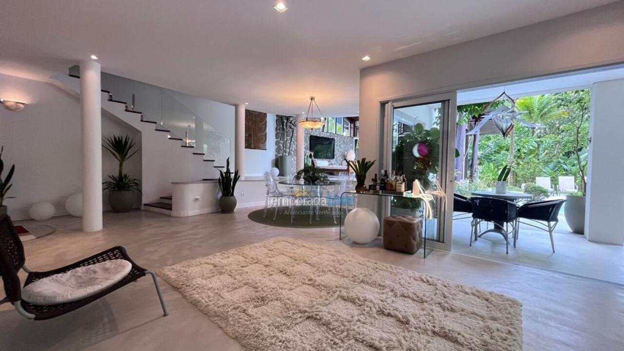 Casa para alquiler de vacaciones em São Sebastião (Praia da Baleia)