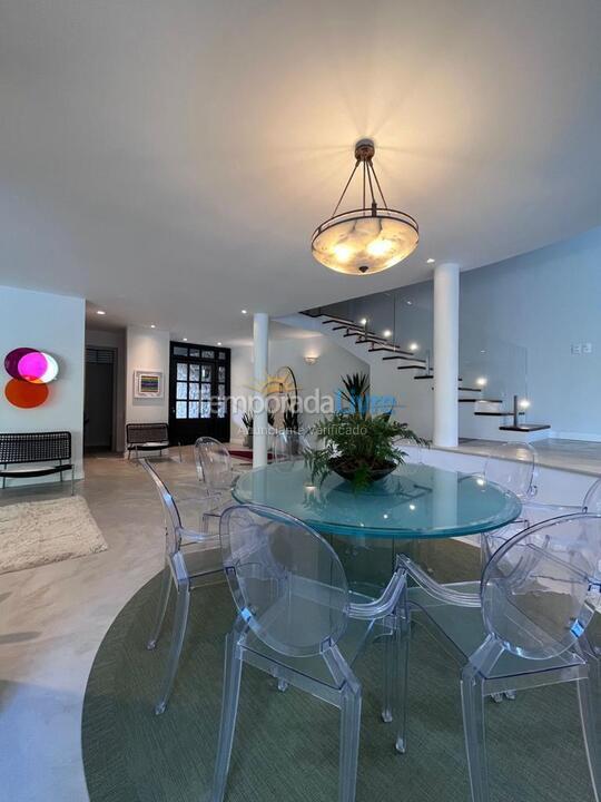 Casa para alquiler de vacaciones em São Sebastião (Praia da Baleia)