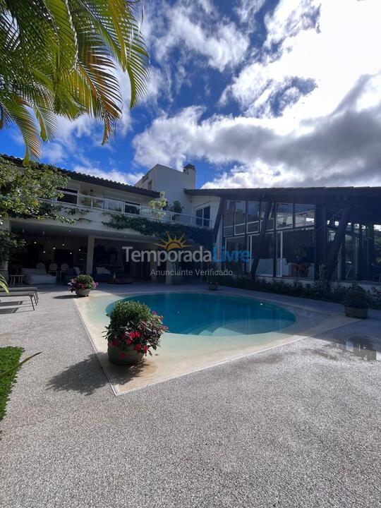 Casa para alquiler de vacaciones em São Sebastião (Praia da Baleia)