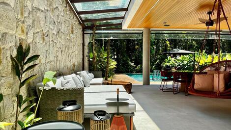 Lujosa casa en la playa de Camburi