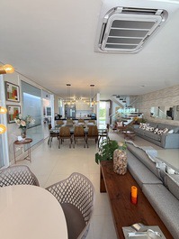 House in Condominium Waterfront walk in the sand - Available