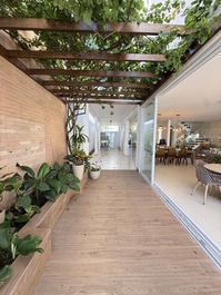 House in Condominium Waterfront walk in the sand - Available