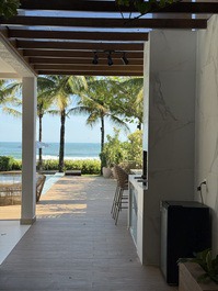 House in Condominium Waterfront walk in the sand - Available
