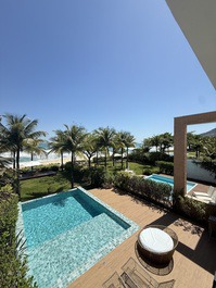 House in Condominium Waterfront walk in the sand - Available