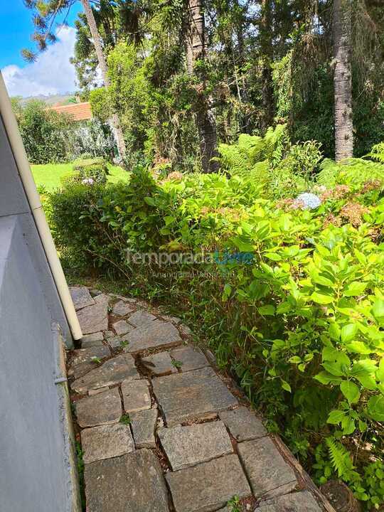 Casa para alquiler de vacaciones em Campos do Jordão (Jardim do Embaixador)