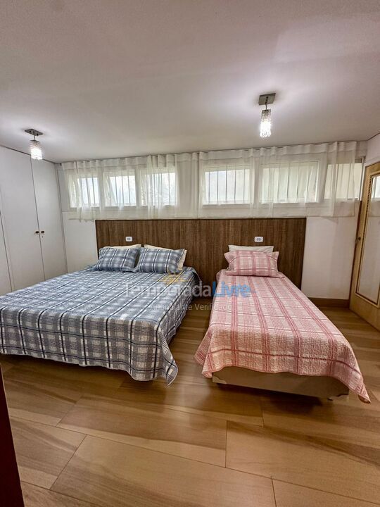 Casa para alquiler de vacaciones em Campos do Jordão (Jardim do Embaixador)