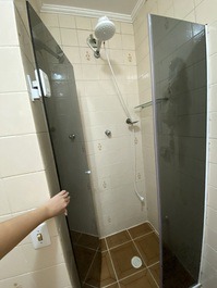 Fully furnished apartment in Guarujá - practicality and comfort.