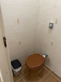 Fully furnished apartment in Guarujá - practicality and comfort.