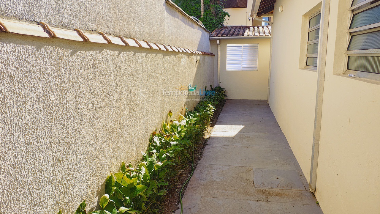 Casa para aluguel de temporada em Caraguatatuba (Praia Capricórnio)