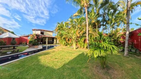 Cod.C007- Casa 4 suítes,16 pessoas,800mts da Praia,piscina