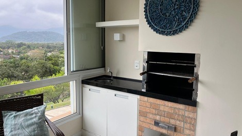 3 suites + full leisure facilities - close to the beach